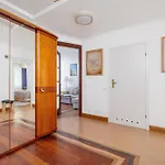 Cozy With Parking In By Renters Krasków