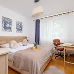 Apartament Cozy With Parking In By Renters Kraków