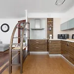 Apartament Cozy With Parking In By Renters *