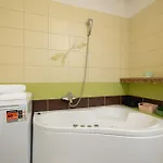 Apartament Cozy With Parking In By Renters *