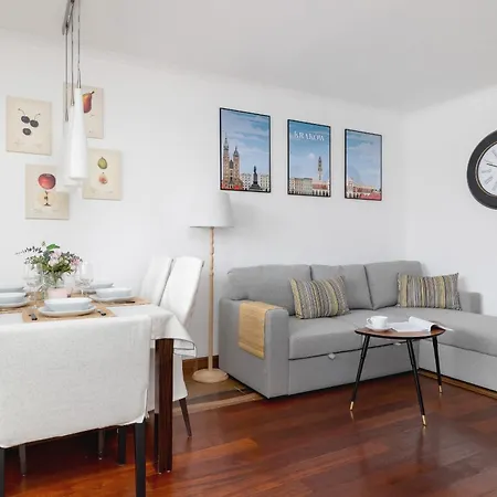 Cozy With Parking In By Renters *